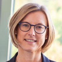 Dr. Claudia Schaefer